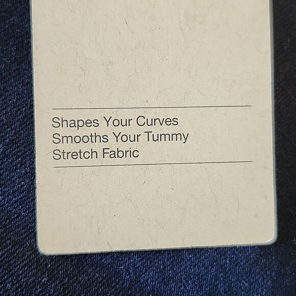 Levi's NWT Perfectly Shaping 512 Bootcut dark wash, 78% cotton jeans 24W - Picture 10 of 16